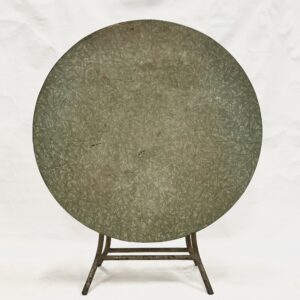 Foldable round table – Crackle Laminate with rusty legs