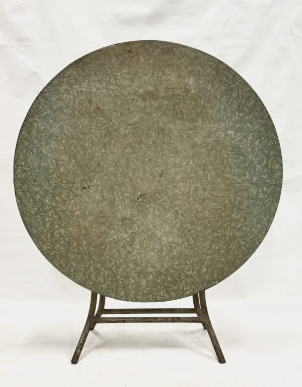 Foldable round table – Crackle Laminate with rusty legs