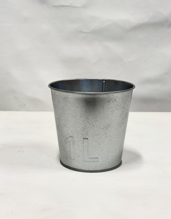 Metal Plant Pot (1)