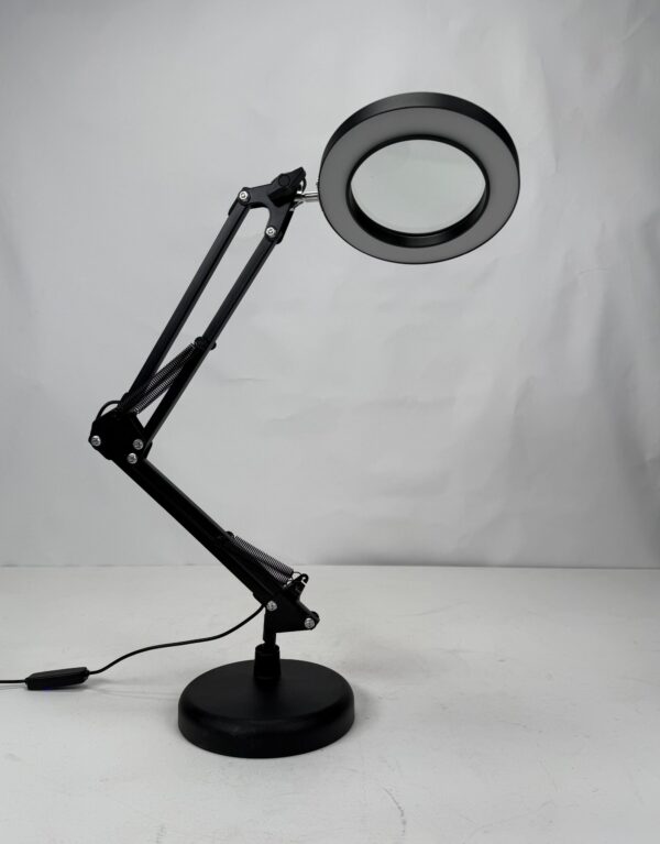 Ring Lights (4)_Ring Light & Magnifying Glass Set on Base