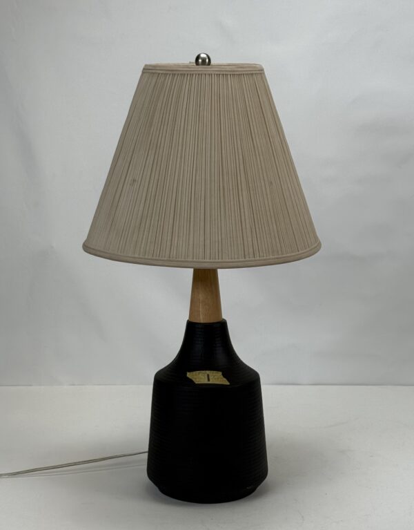 Lamp Shade (47)_Beige Pleated Empire Shaped Top Screw Shade